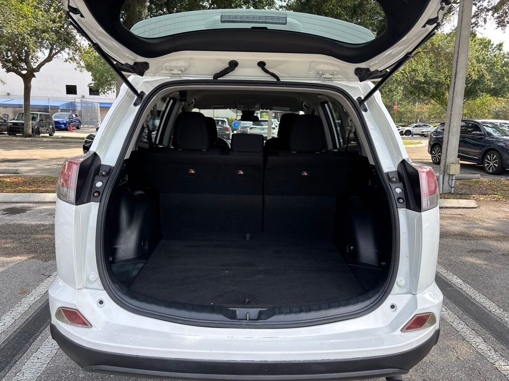 Thumbnail: 2017 Toyota RAV4 - 26