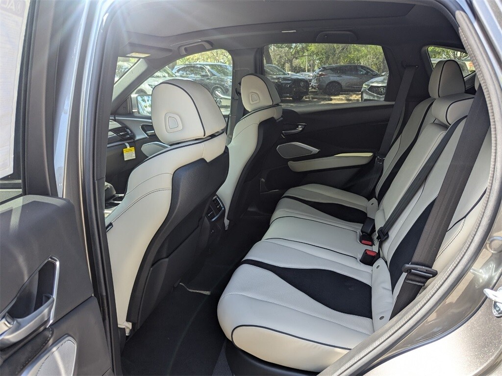 Thumbnail: 2025 Acura RDX - 25