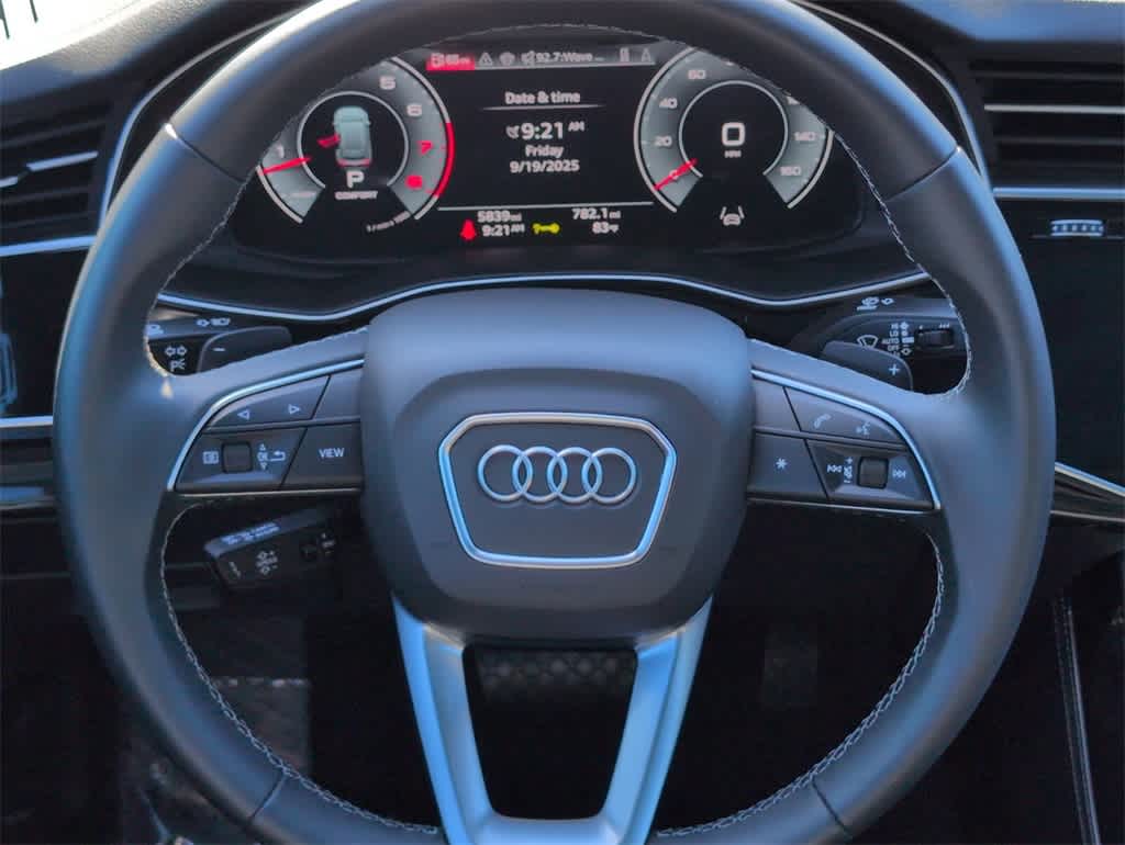 Thumbnail: 2025 Audi Q8 - 10