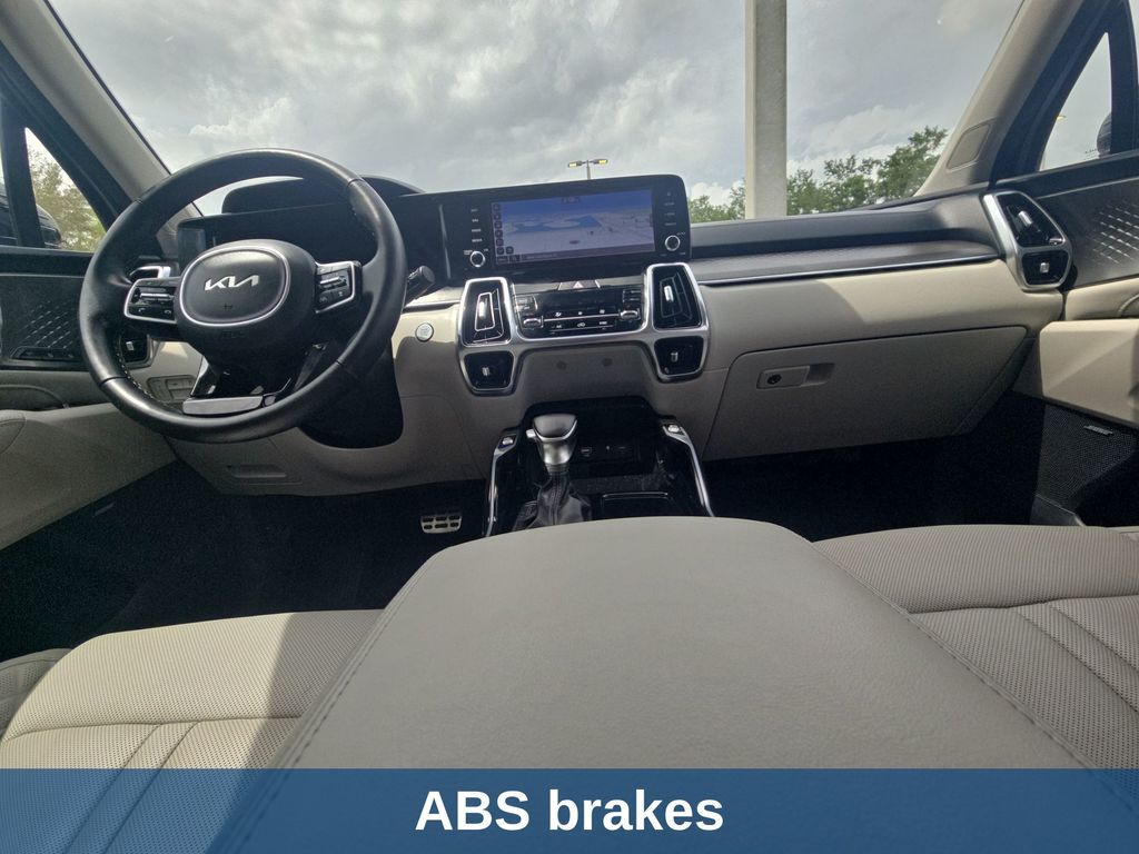 Thumbnail: 2022 Kia Sorento - 11