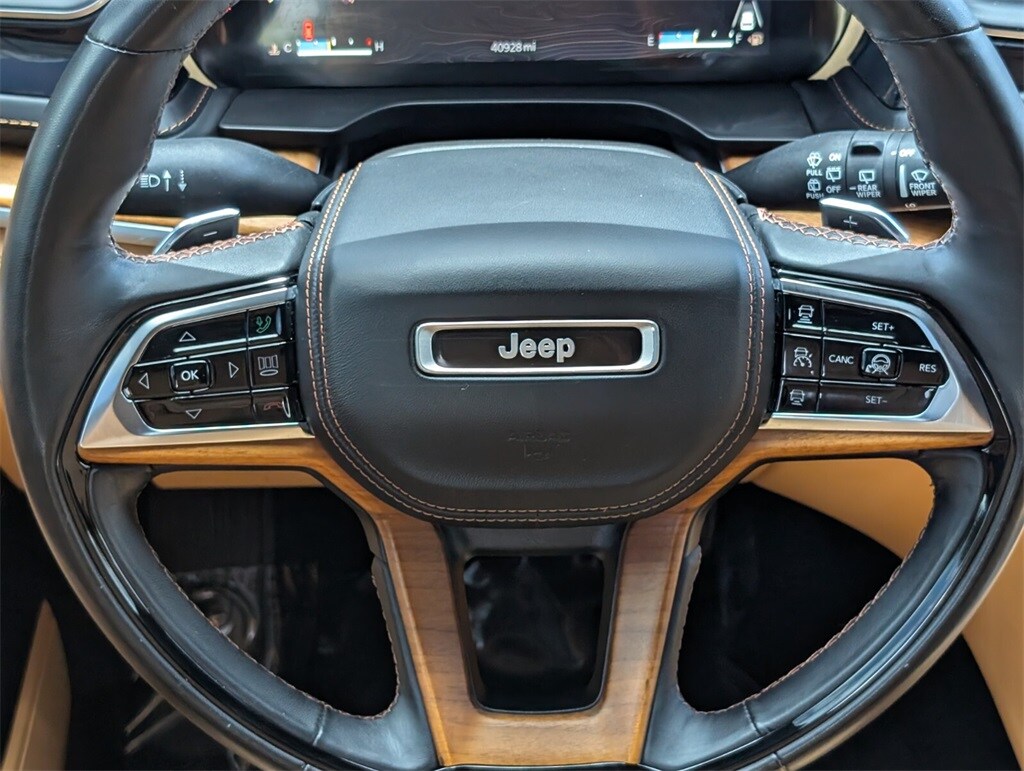 Thumbnail: 2022 Jeep Grand Cherokee - 17