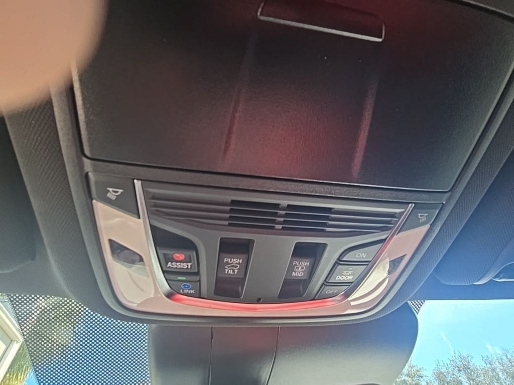 Thumbnail: 2025 Acura RDX - 27