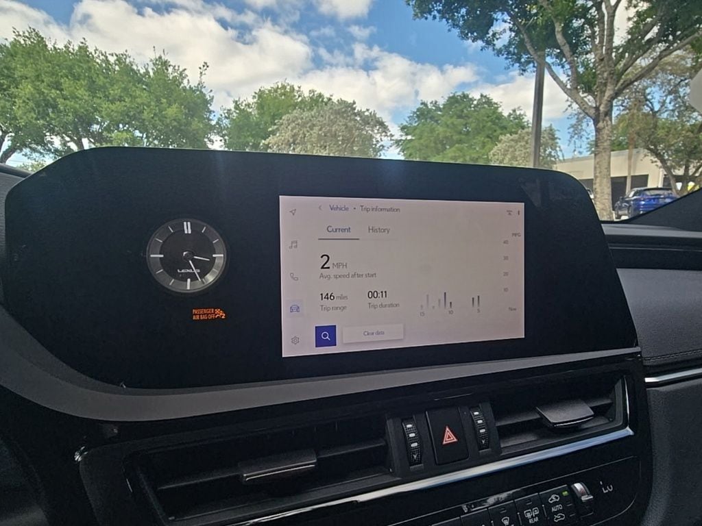 Thumbnail: 2023 Lexus ES - 19