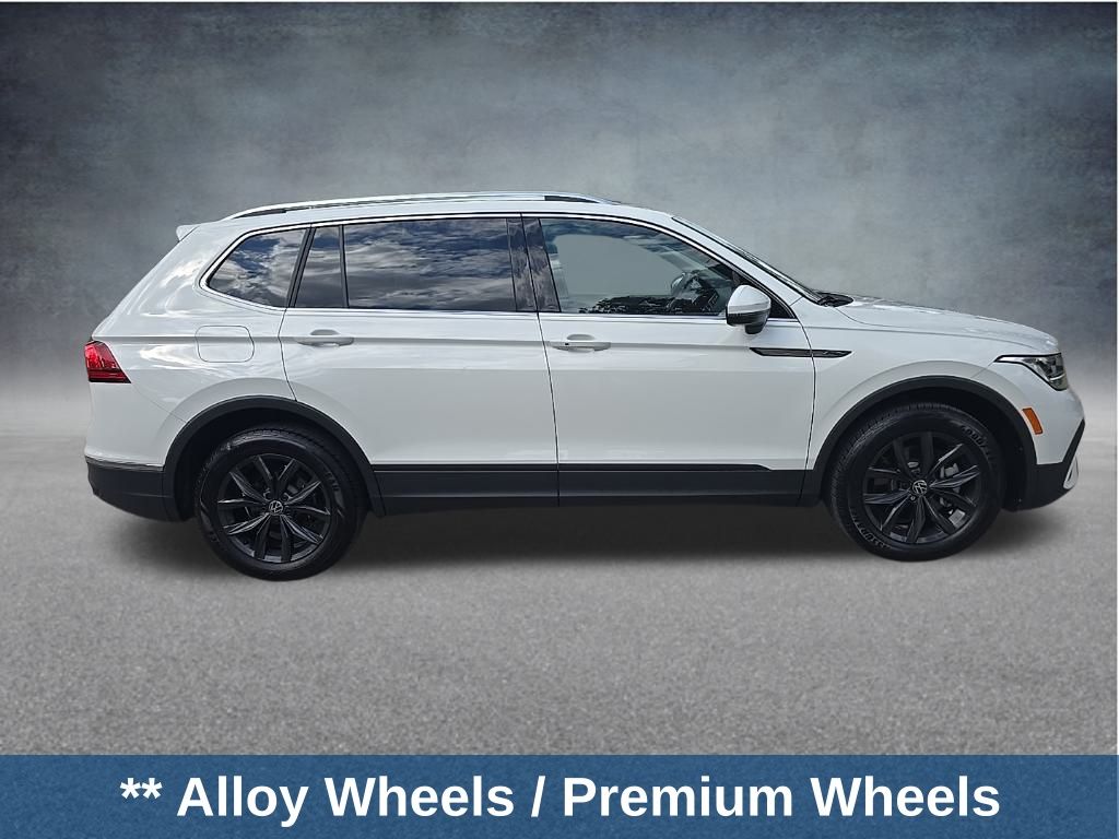 Thumbnail: 2024 Volkswagen Tiguan - 4