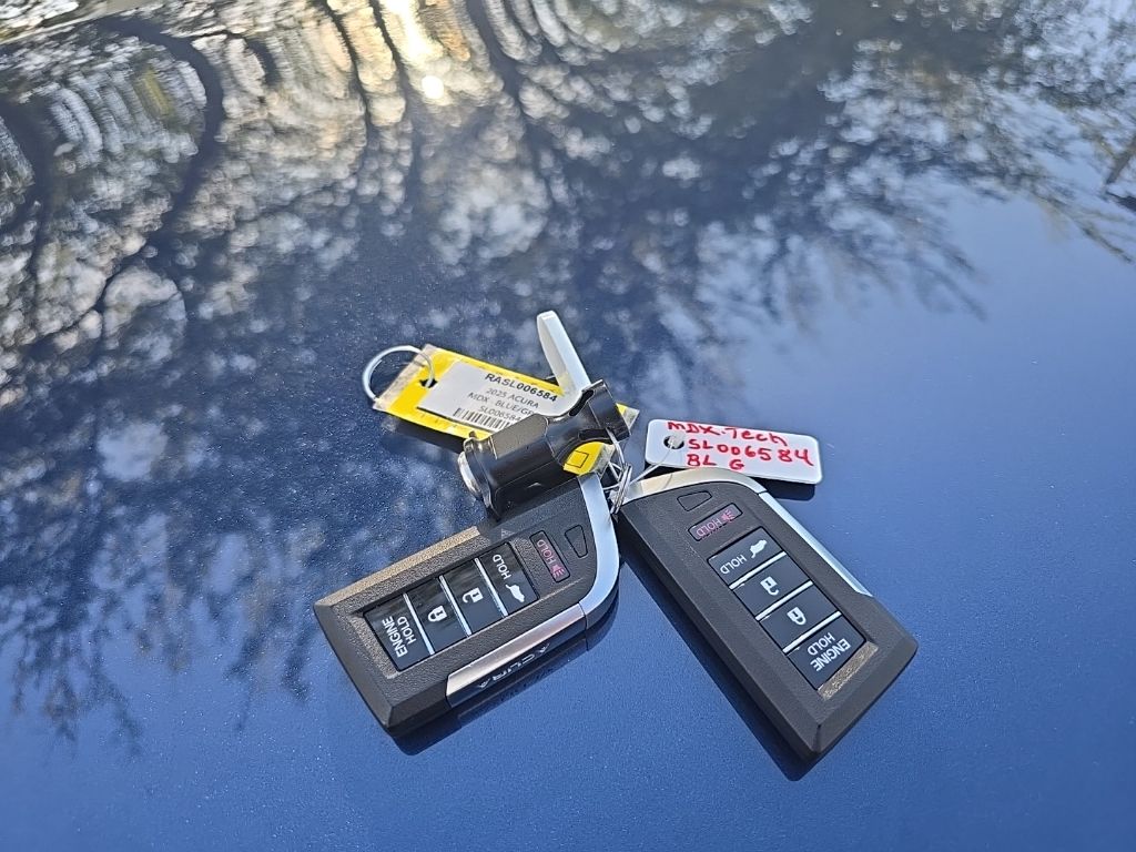 Thumbnail: 2025 Acura MDX - 38