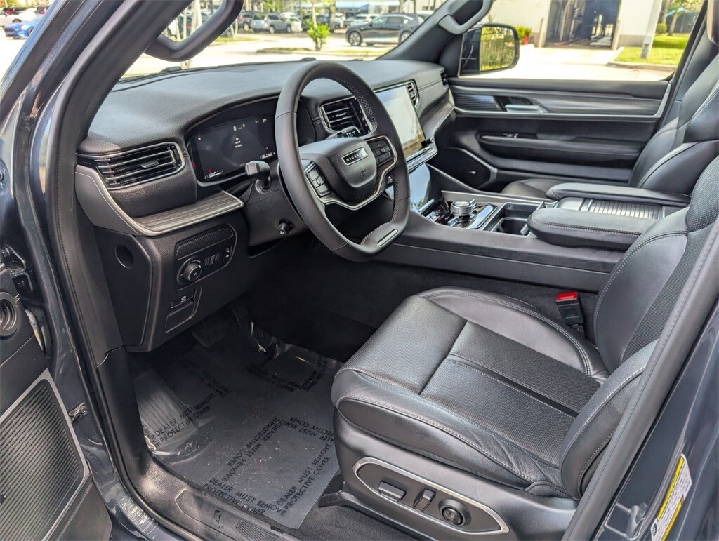 Thumbnail: 2024 Jeep Wagoneer - 10