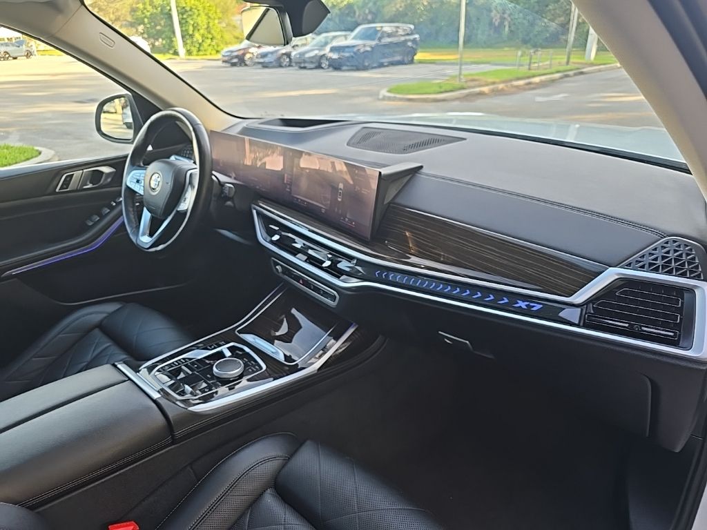 Thumbnail: 2023 BMW X7 - 32