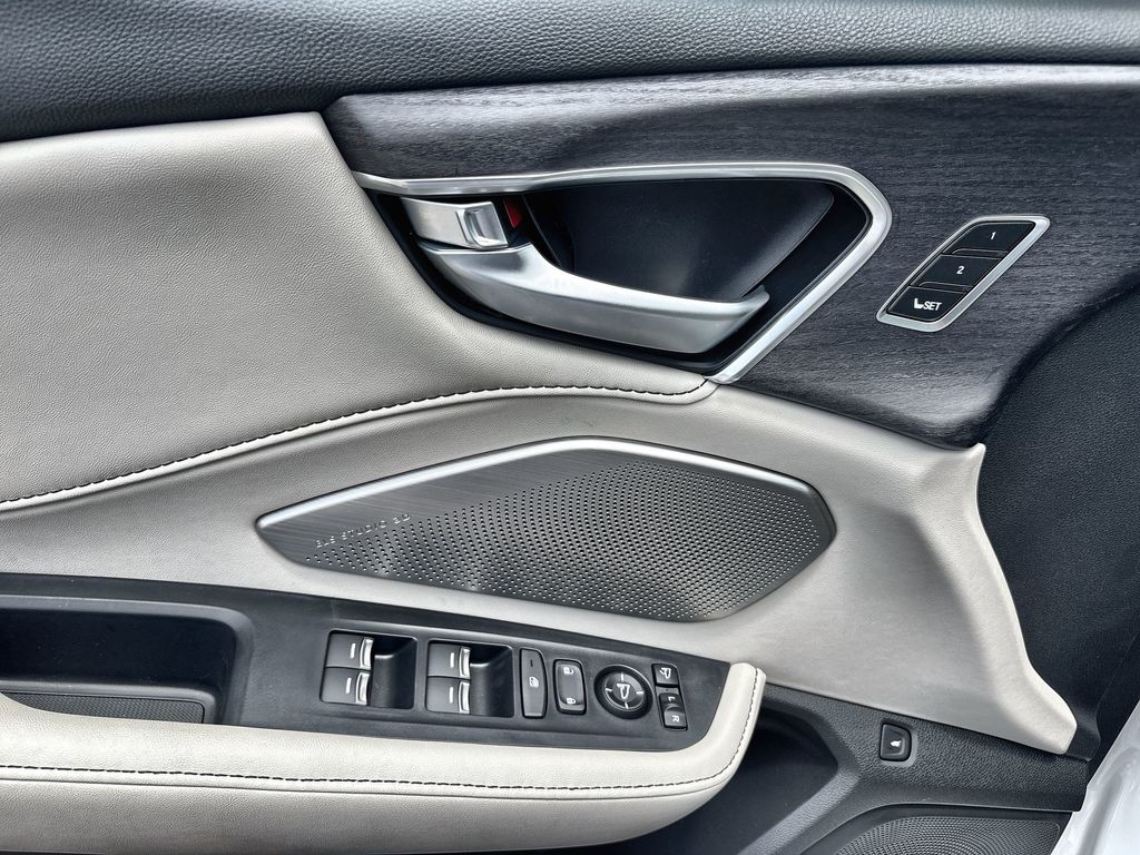 Thumbnail: 2026 Acura RDX - 15