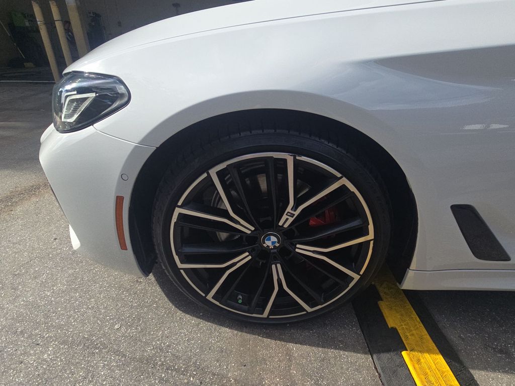 Thumbnail: 2022 BMW 5 Series - 29
