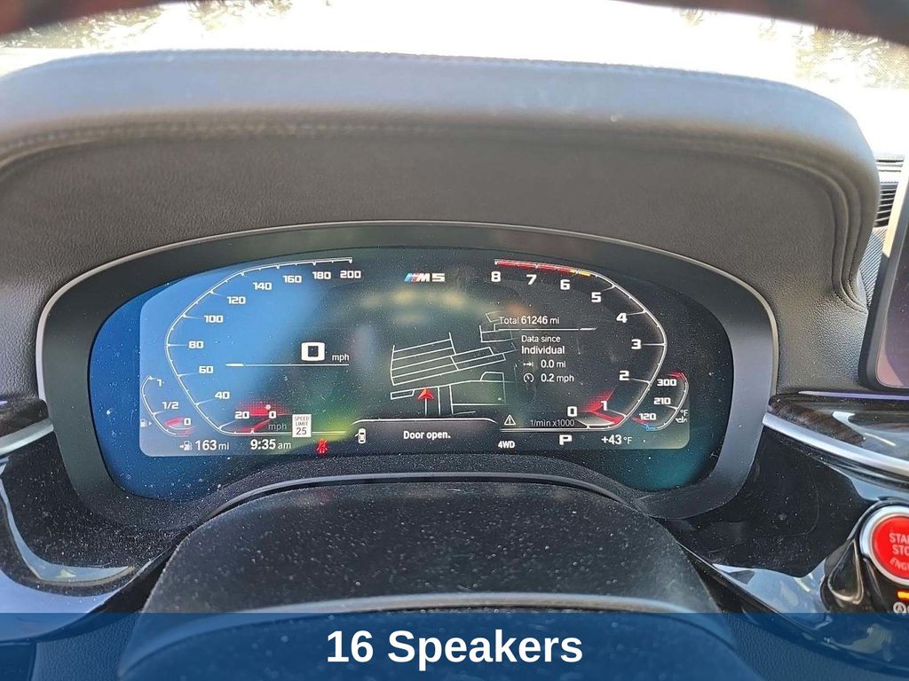 Thumbnail: 2022 BMW M5 - 10