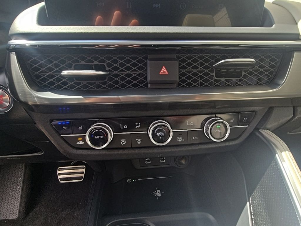 Thumbnail: 2025 Acura ADX - 19