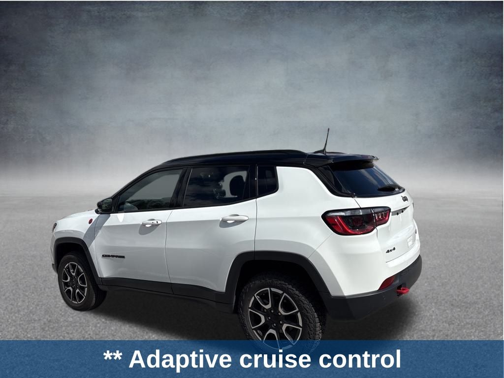 2024 Jeep Compass Trailhawk photo 3
