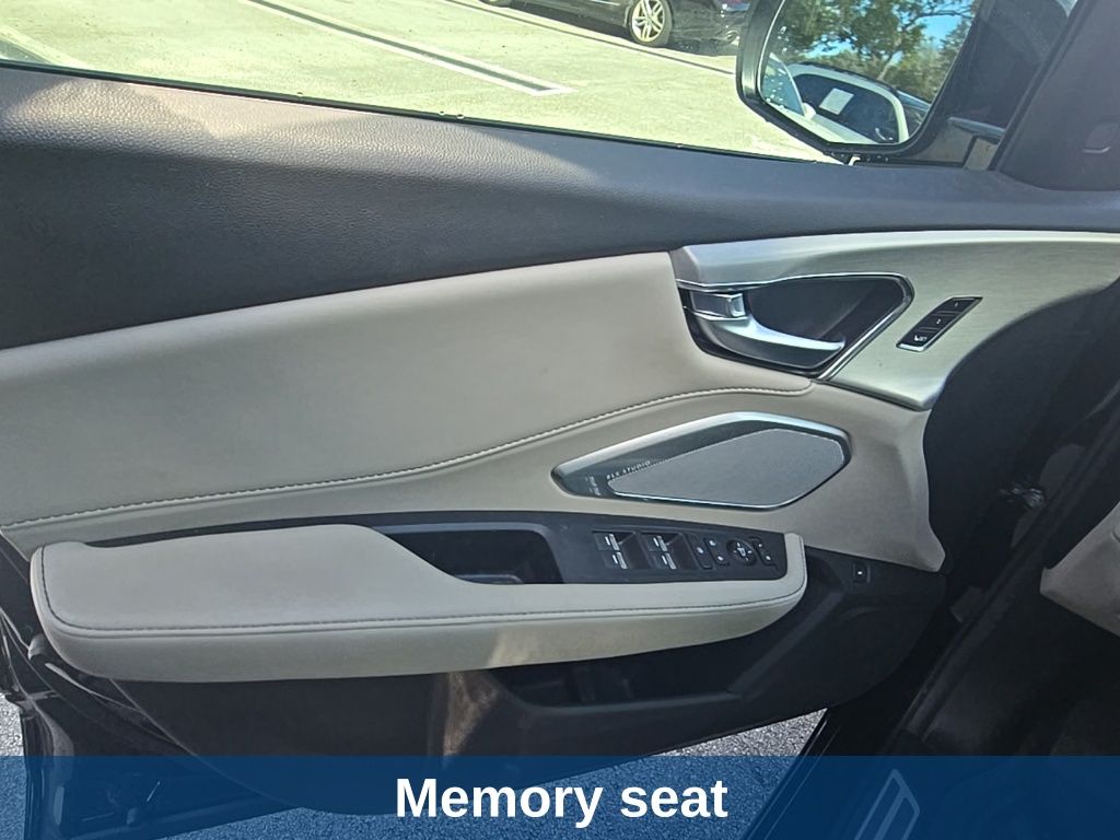 Thumbnail: 2025 Acura RDX - 16