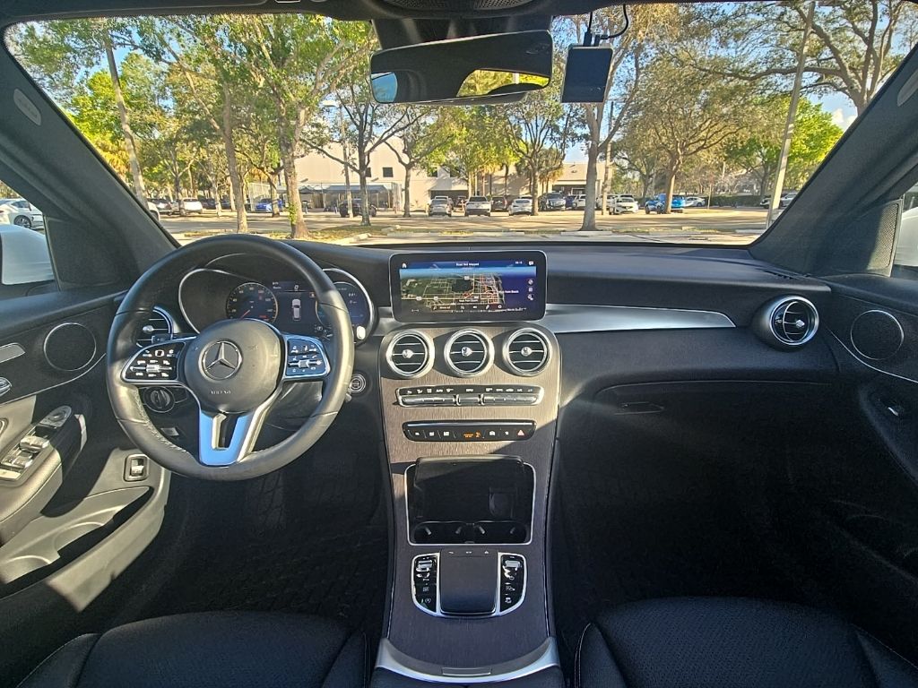 Thumbnail: 2022 Mercedes-Benz GLC - 26