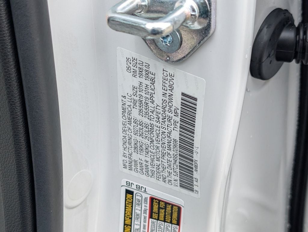 Thumbnail: 2025 Acura RDX - 18