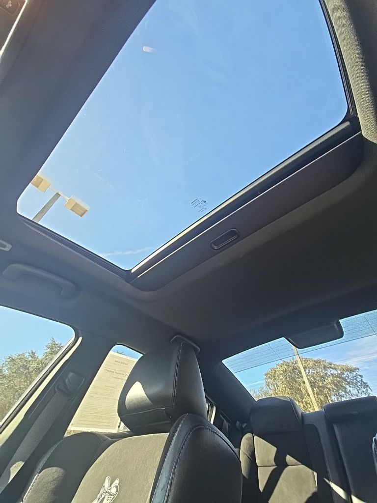 Thumbnail: 2018 Dodge Charger - 32