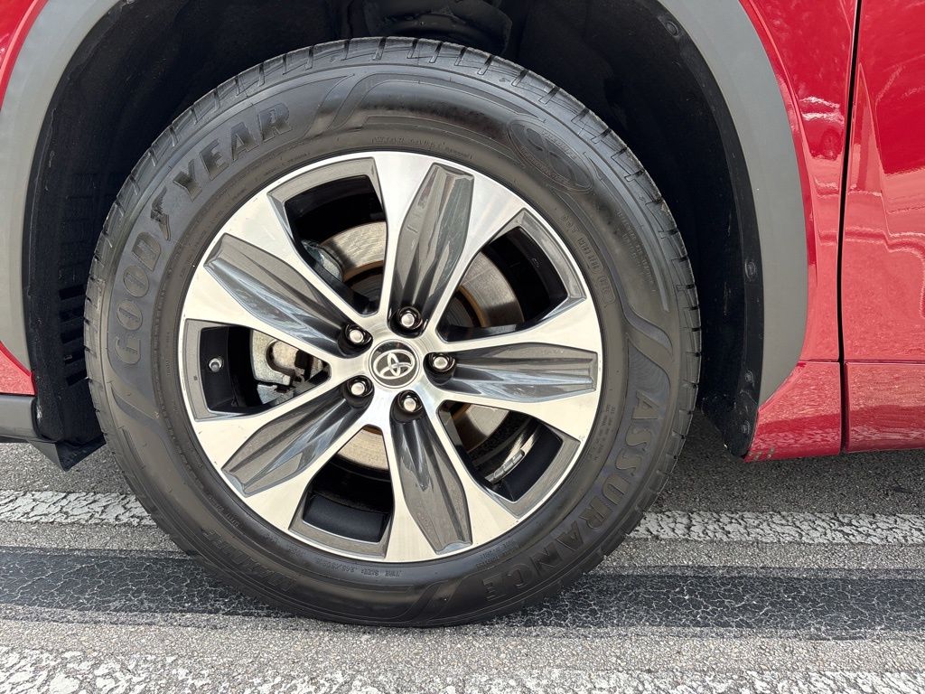 Thumbnail: 2020 Toyota Highlander - 8