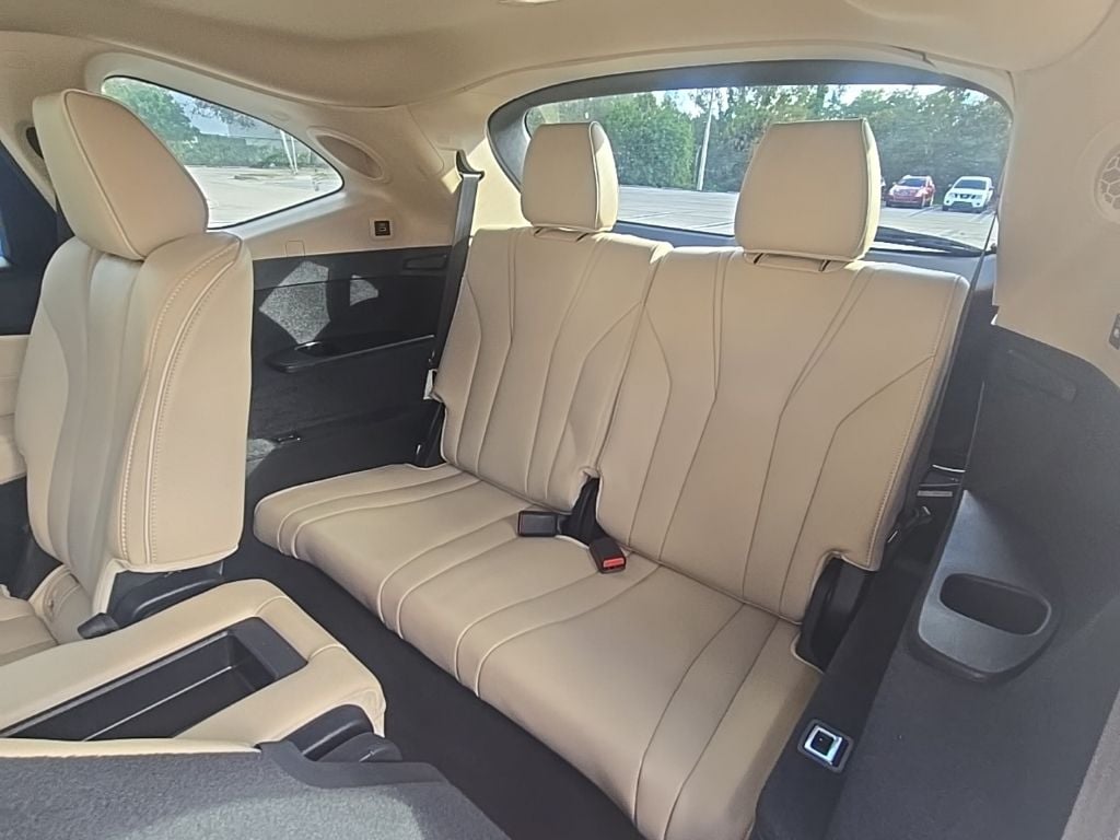 Thumbnail: 2023 Acura MDX - 36