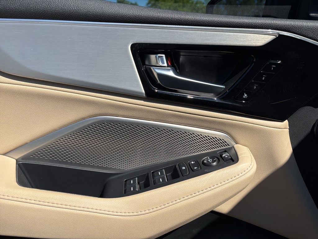 Thumbnail: 2023 Acura MDX - 18