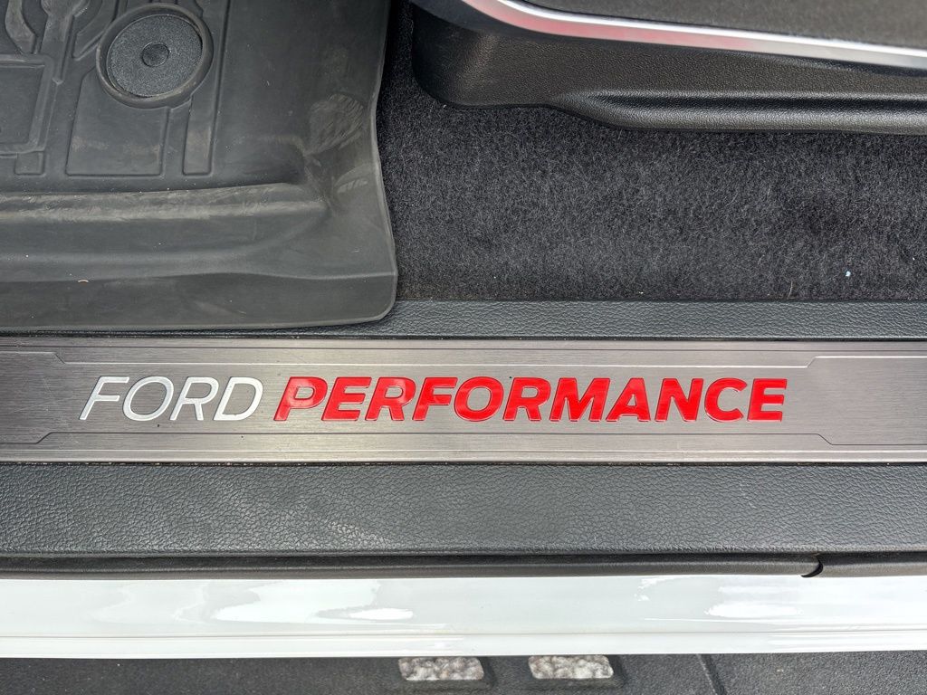 2023 Ford F-150 Raptor - Photo 17