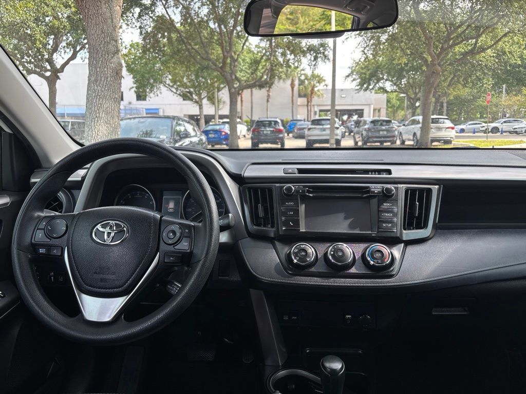 Thumbnail: 2017 Toyota RAV4 - 21