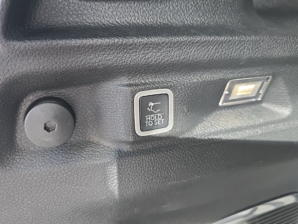 Thumbnail: 2021 Jeep Grand Cherokee L - 33