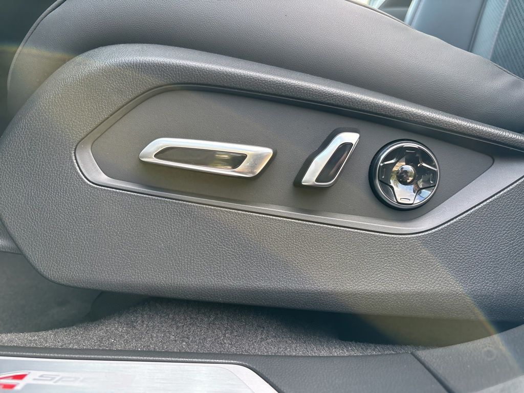 Thumbnail: 2026 Acura RDX - 13