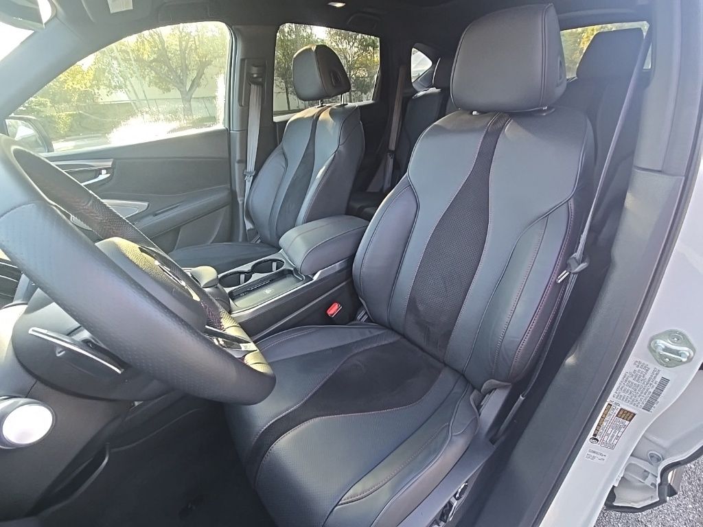 Thumbnail: 2025 Acura RDX - 14