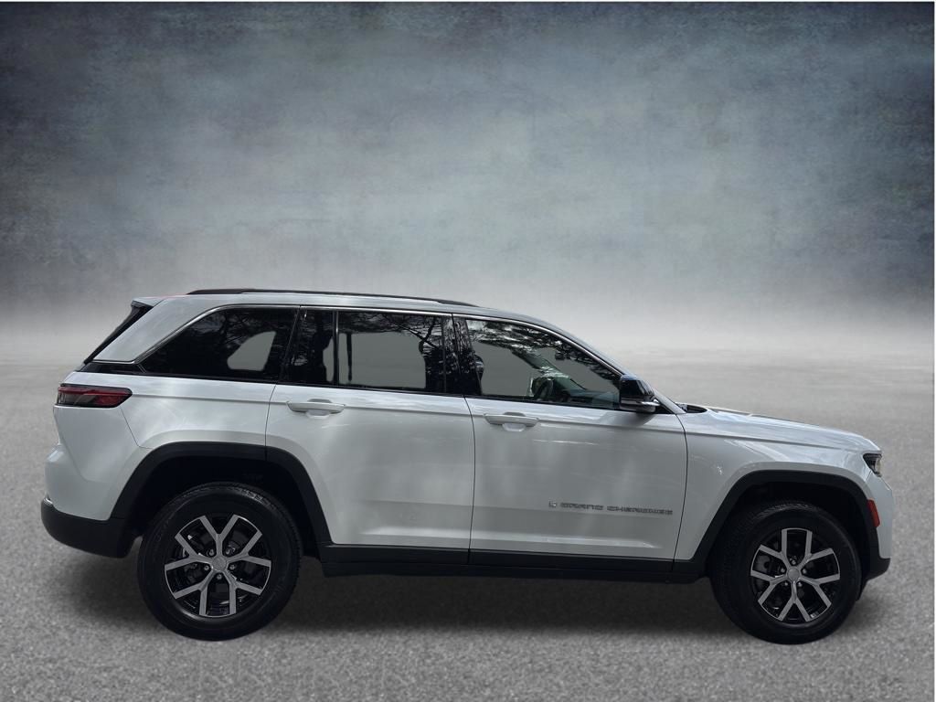 Thumbnail: 2023 Jeep Grand Cherokee - 4