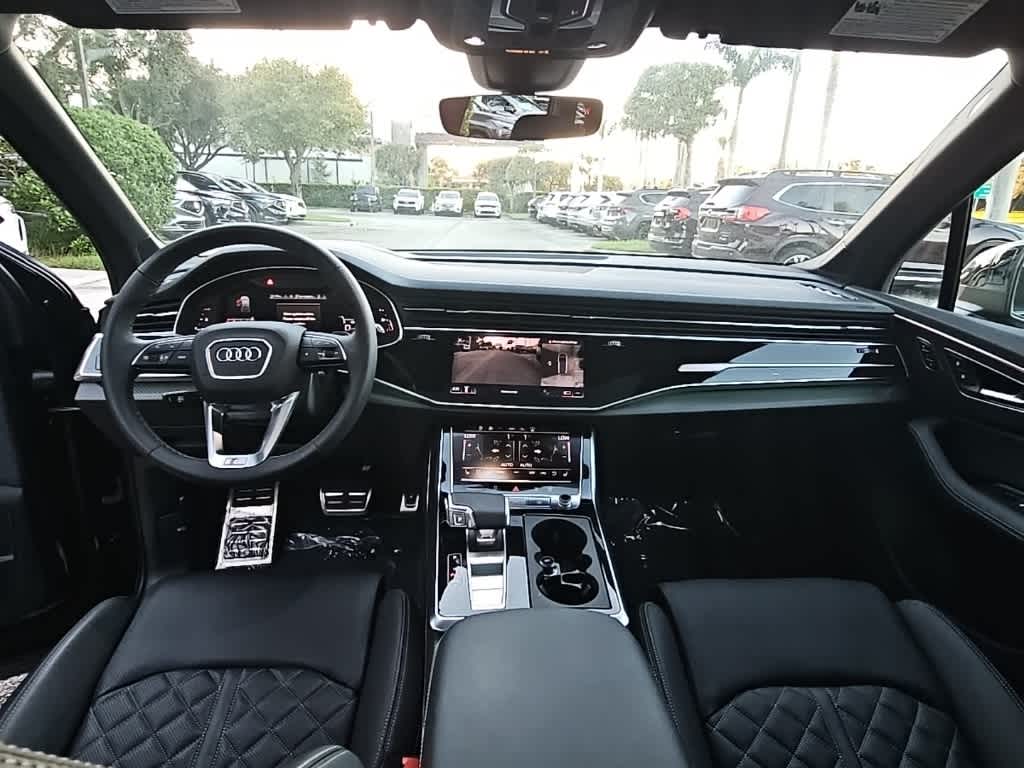 Thumbnail: 2025 Audi SQ7 - 21