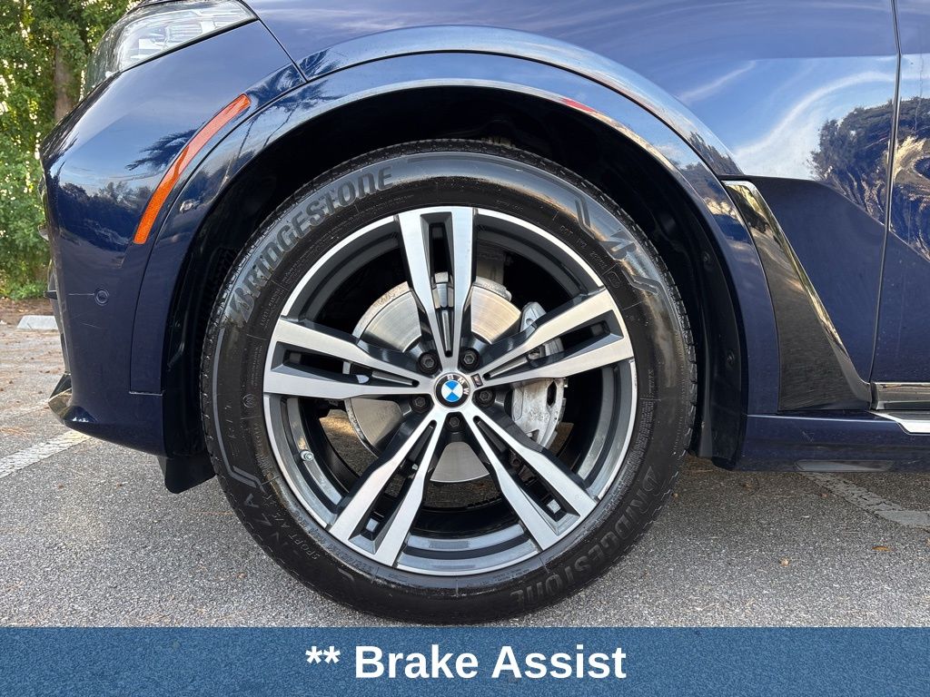 Thumbnail: 2021 BMW X7 - 10