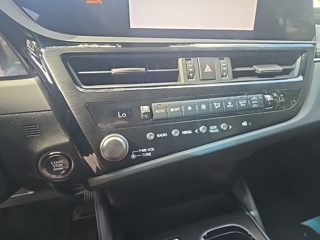 Thumbnail: 2023 Lexus ES - 21