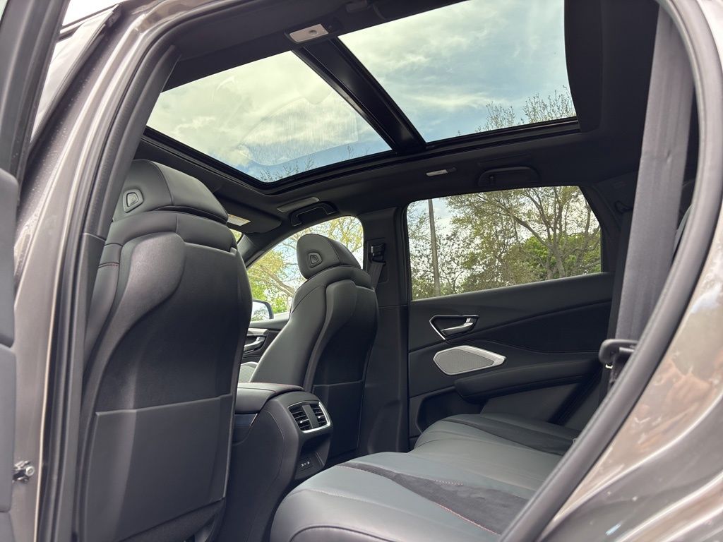 Thumbnail: 2026 Acura RDX - 18