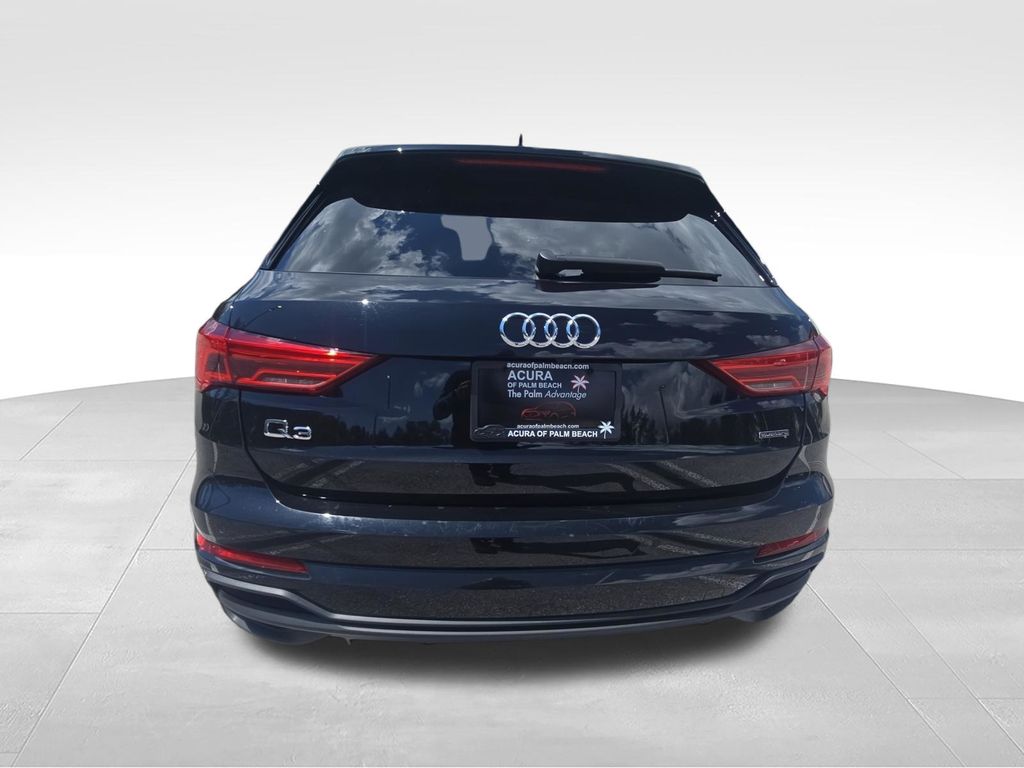 Thumbnail: 2025 Audi Q3 - 7