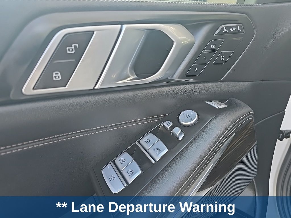 Thumbnail: 2023 BMW X7 - 16