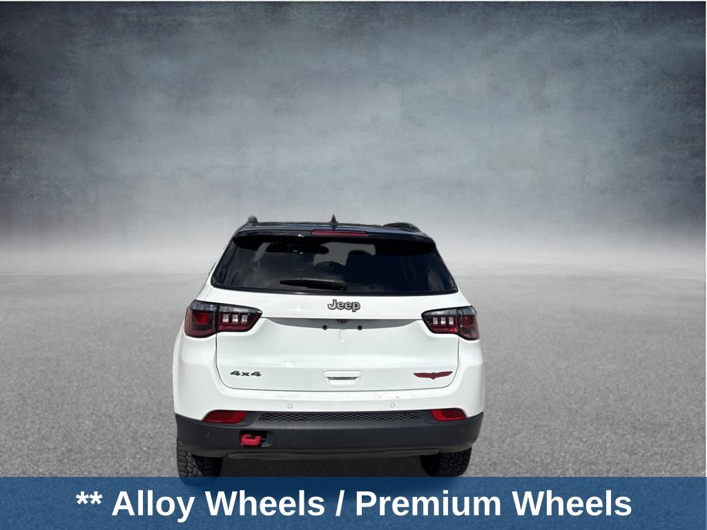2024 Jeep Compass Trailhawk photo 4