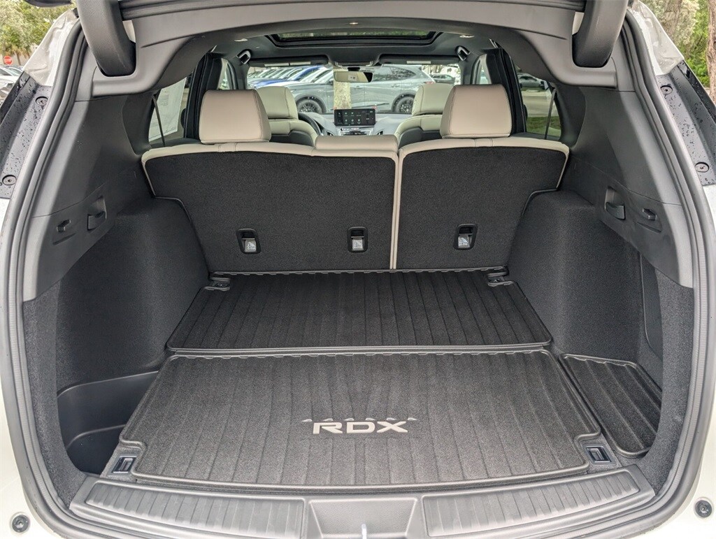 Thumbnail: 2025 Acura RDX - 17