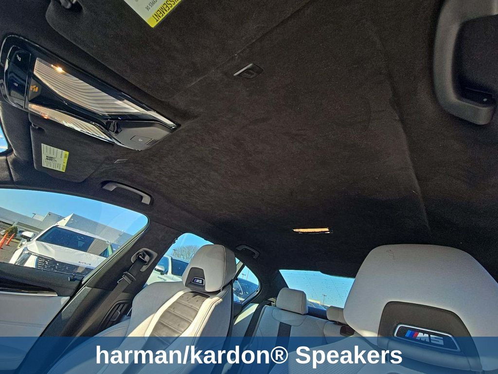 Thumbnail: 2022 BMW M5 - 11