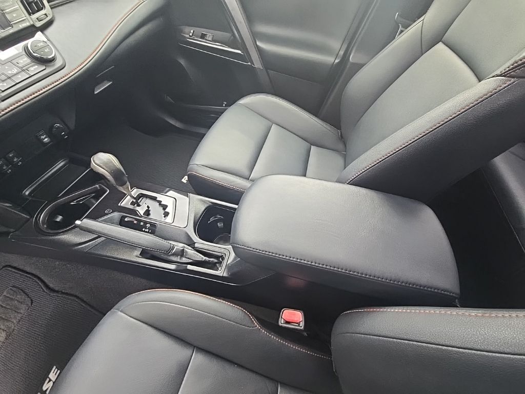 Thumbnail: 2016 Toyota RAV4 - 23