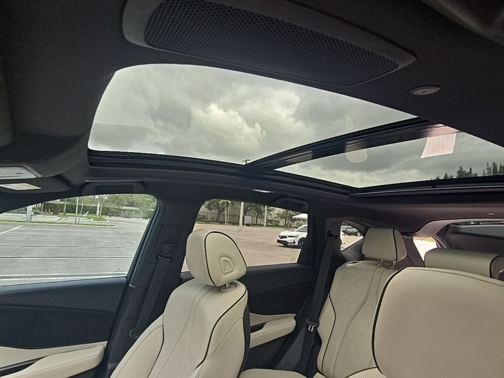 Thumbnail: 2025 Acura RDX - 29