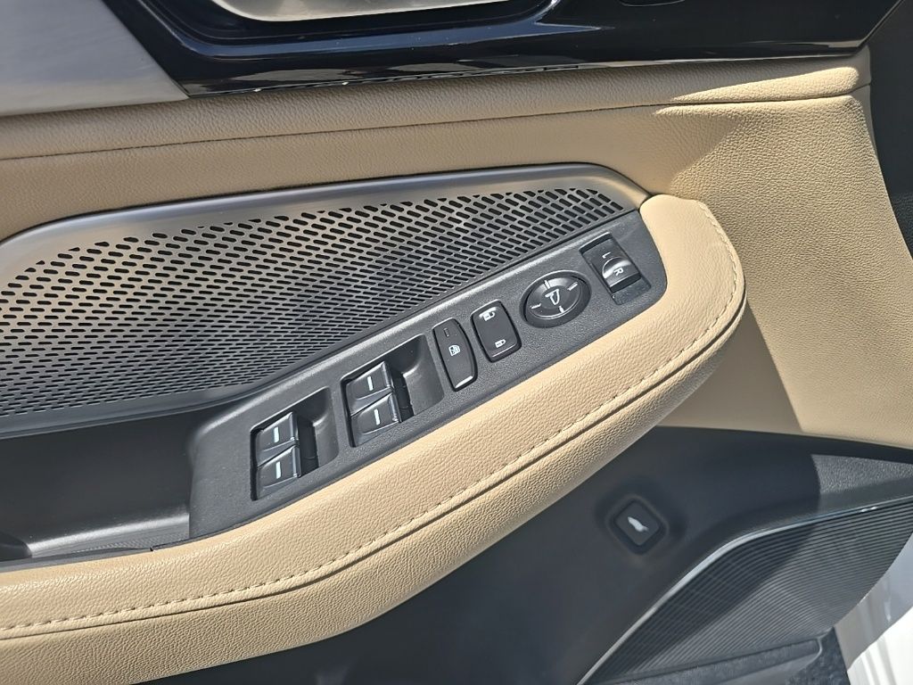 Thumbnail: 2023 Acura MDX - 16