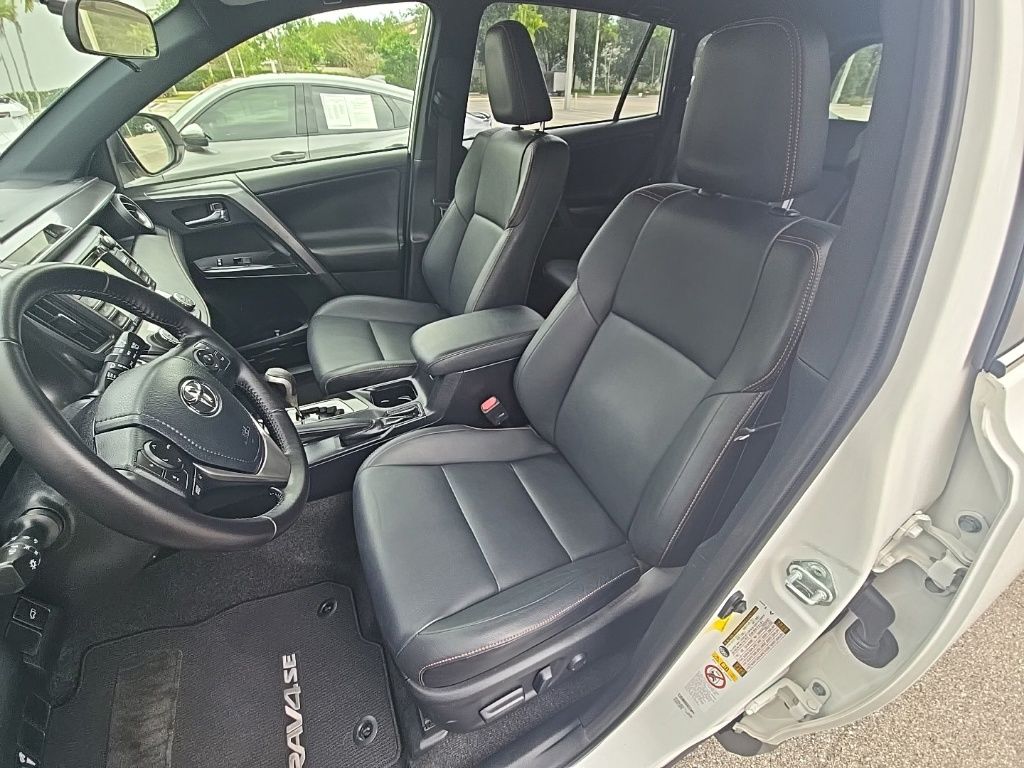 Thumbnail: 2016 Toyota RAV4 - 14