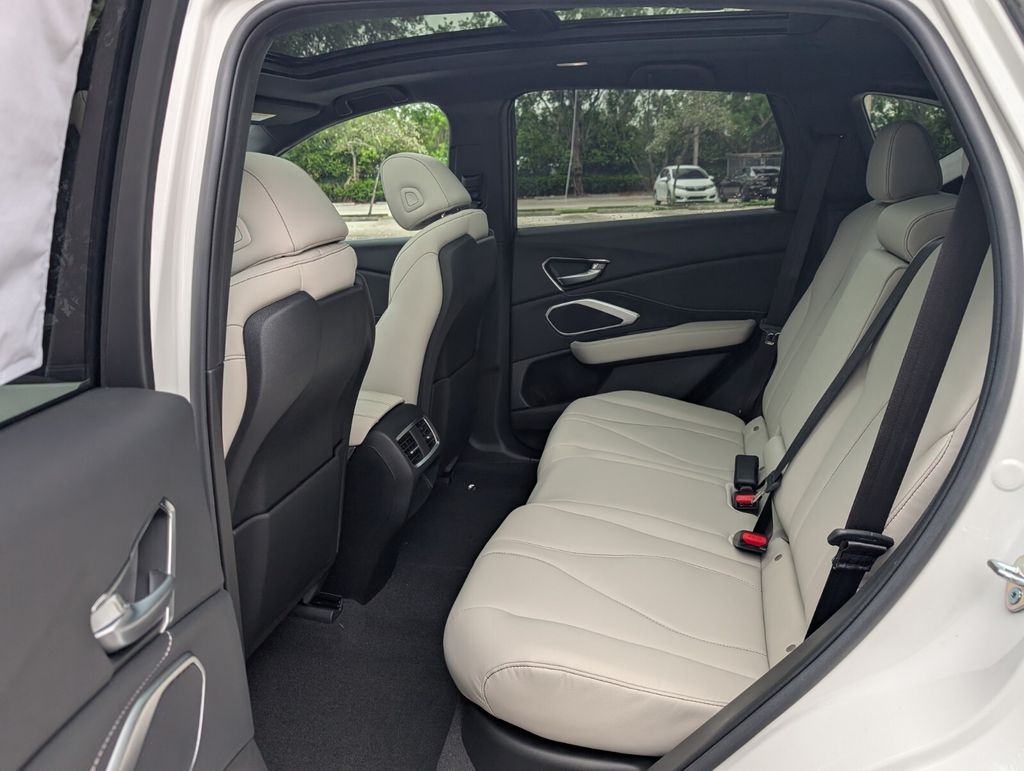 Thumbnail: 2025 Acura RDX - 14