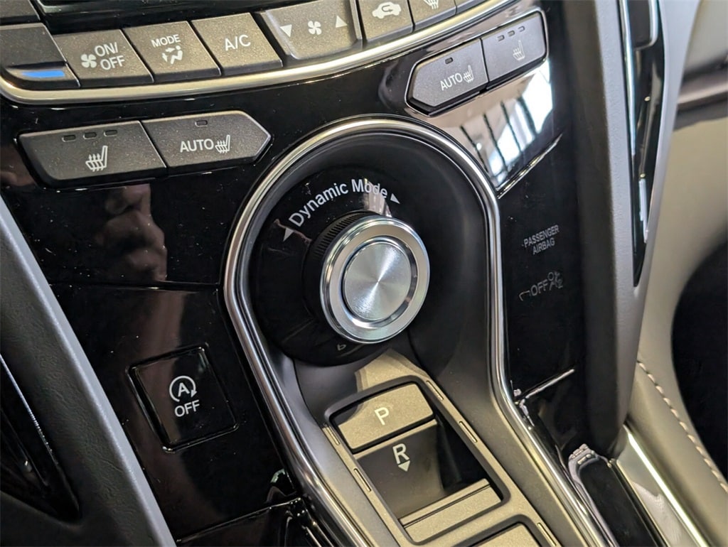 Thumbnail: 2025 Acura RDX - 18