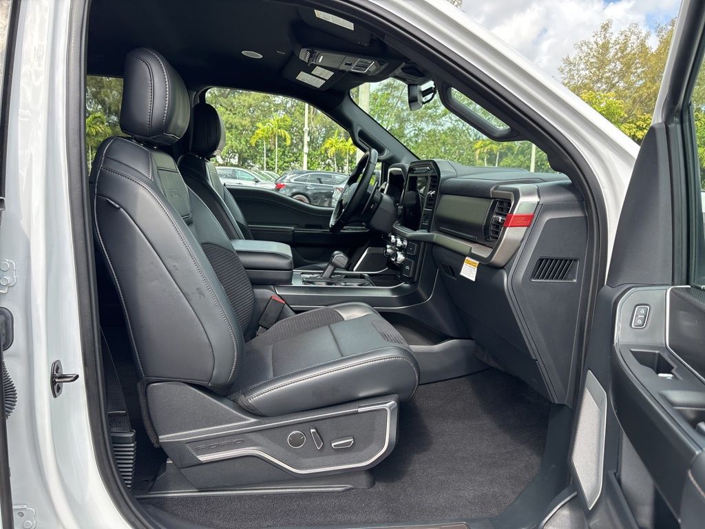 2023 Ford F-150 Raptor - Photo 19