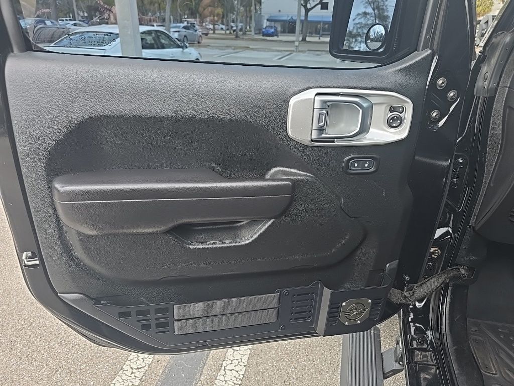 Thumbnail: 2020 Jeep Wrangler - 18