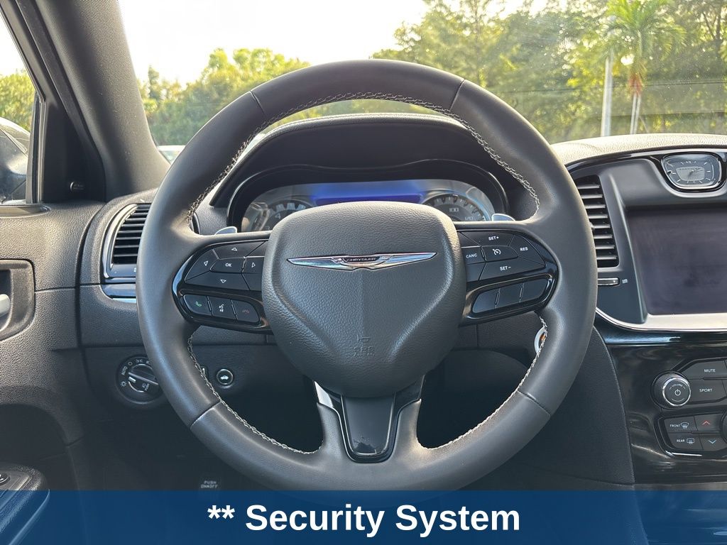 Thumbnail: 2023 Chrysler 300 - 23