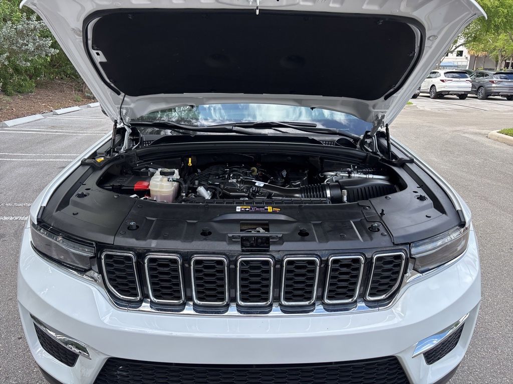 Thumbnail: 2023 Jeep Grand Cherokee - 11