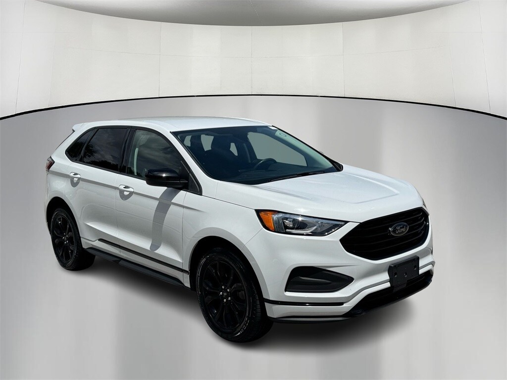 Thumbnail: 2022 Ford Edge - 2