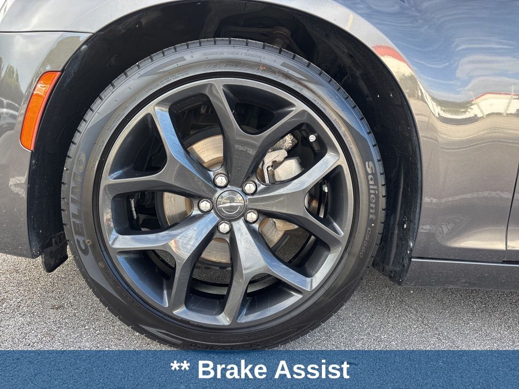 Thumbnail: 2023 Chrysler 300 - 10